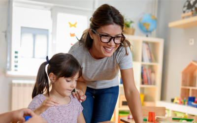 Nauczyciel przedszkola a pomoc nauczyciela przedszkola – czym różni się praca w tych zawodach?