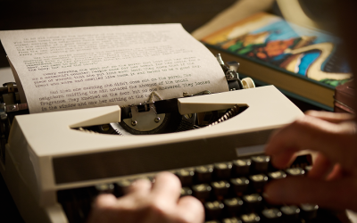 Jak napisać książkę? Proces twórczy i wydawniczy krok po kroku