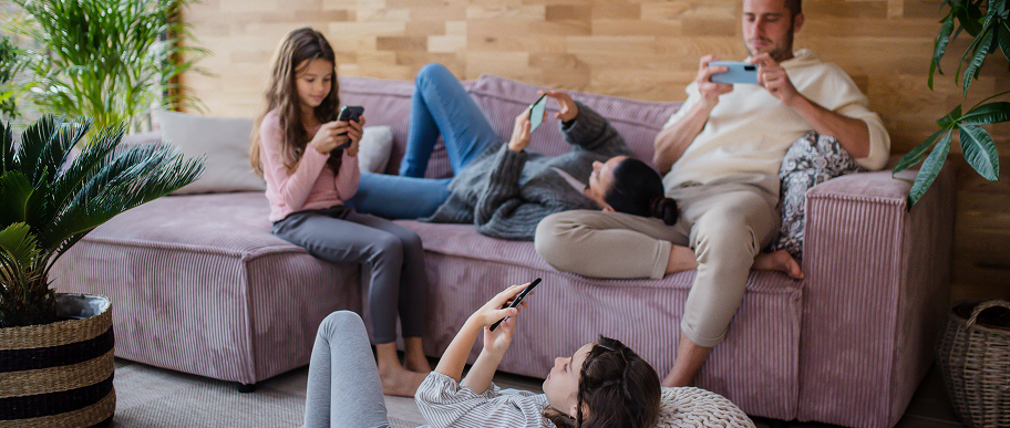 FOMO – dlaczego uzależnienie od bycia online jest takie groźne?